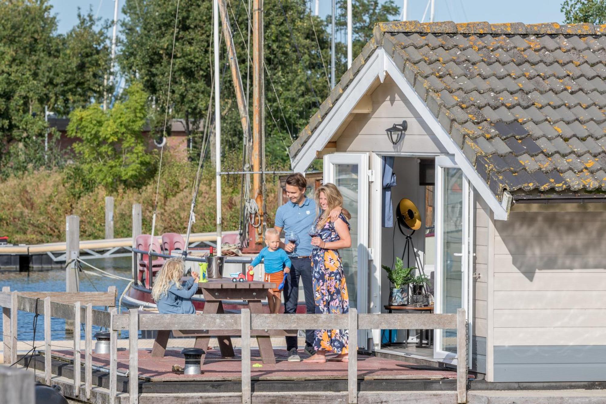 Marinaparcs Almere Buitenkant foto