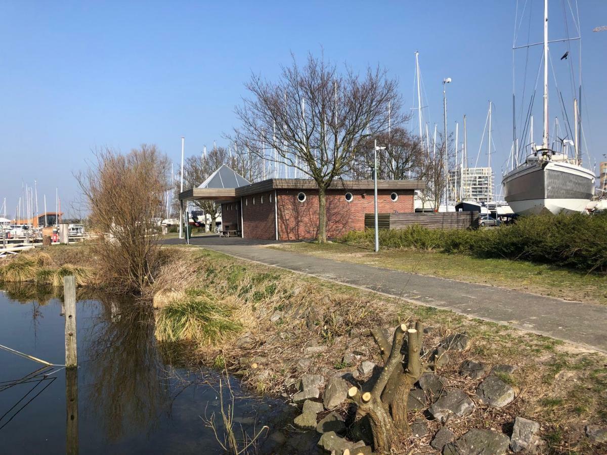 Marinaparcs Almere Buitenkant foto