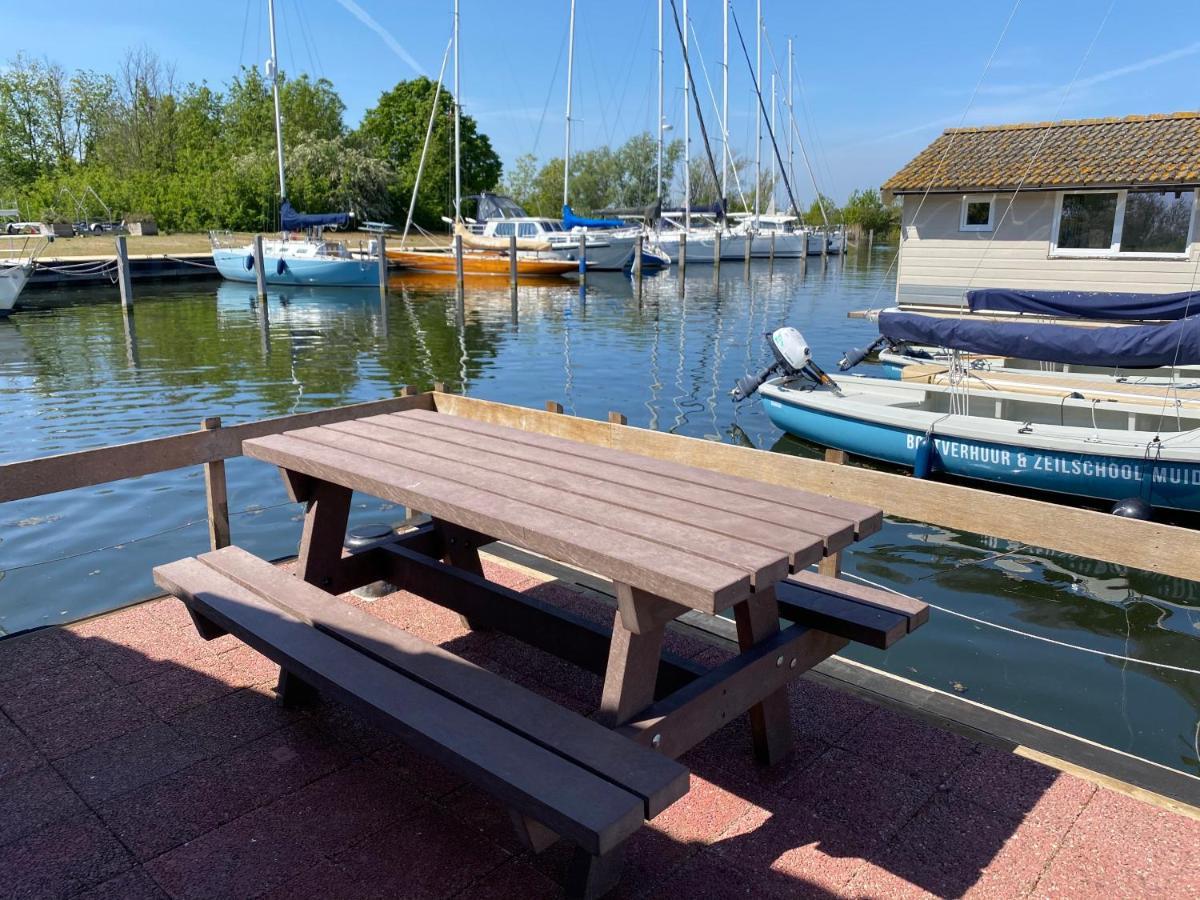 Marinaparcs Almere Buitenkant foto
